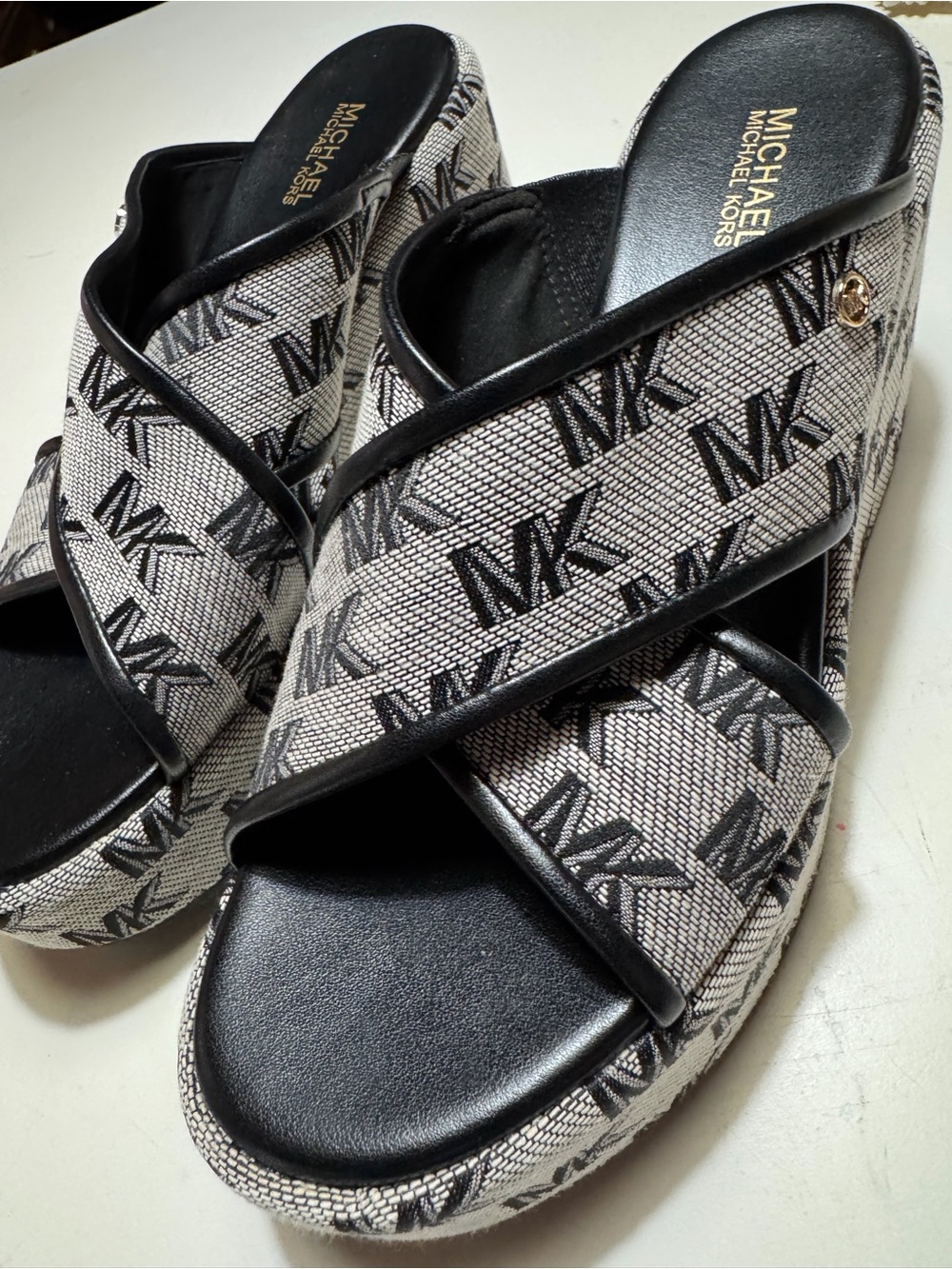 Michael Kors Black & Cream MK Monogram Crisscross Slide Sandals 6.5